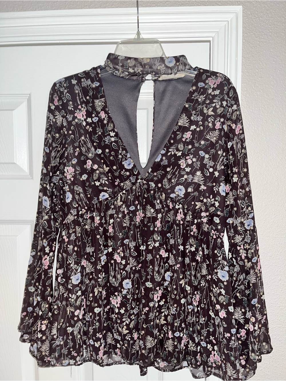 By Together Brown Floral Long-Sleeve V-Neck Shirt with Choker